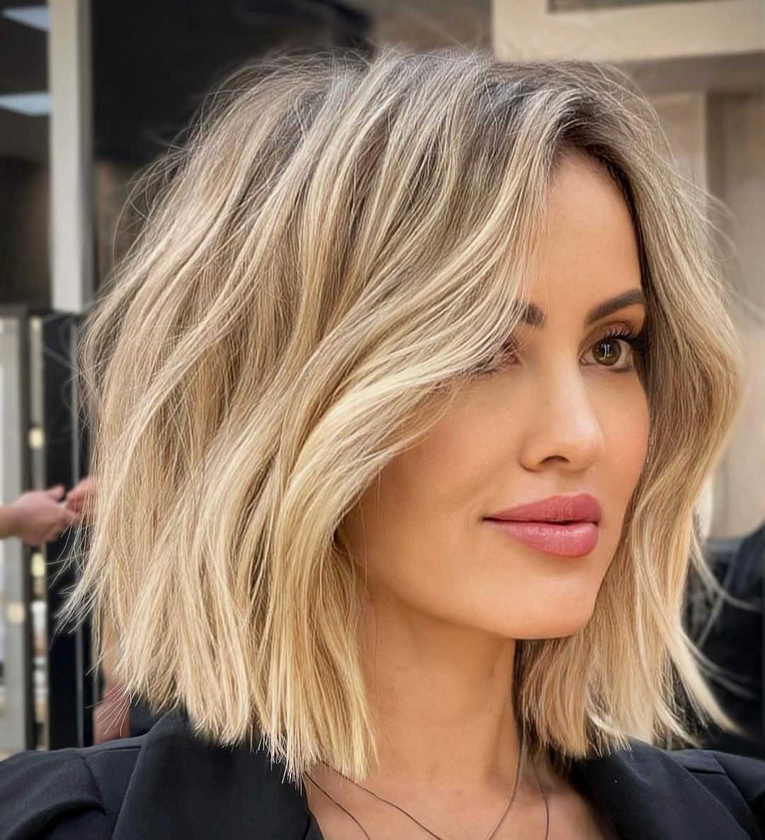 Trendy Blonde Wavy Bob Cuts for a Fresh, Modern Style